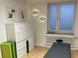 Kinderphysiotherapie Behandlungsraum, Kinderphysiotherapie und DMI Therapie