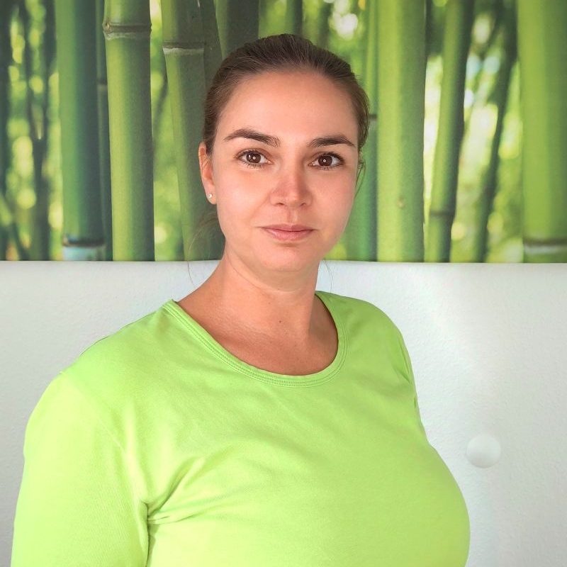 Kirsten Schneider Kirsten Schneider